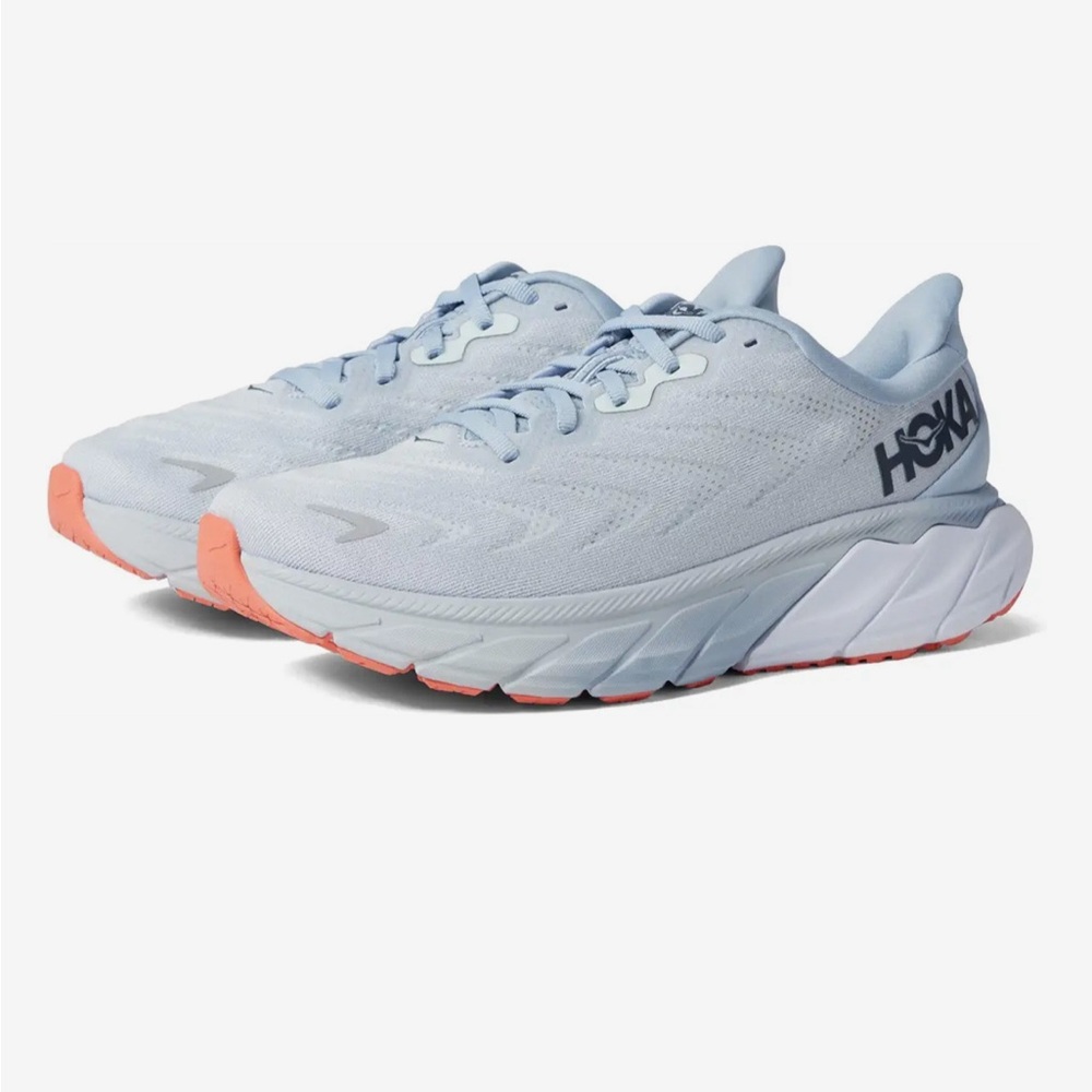 HOKA Arahi 6 — Blue and Coral — Women’s Sz 9.5